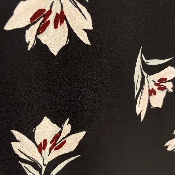 Ann Taylor Patterned Work Top - Picture 2 of 4